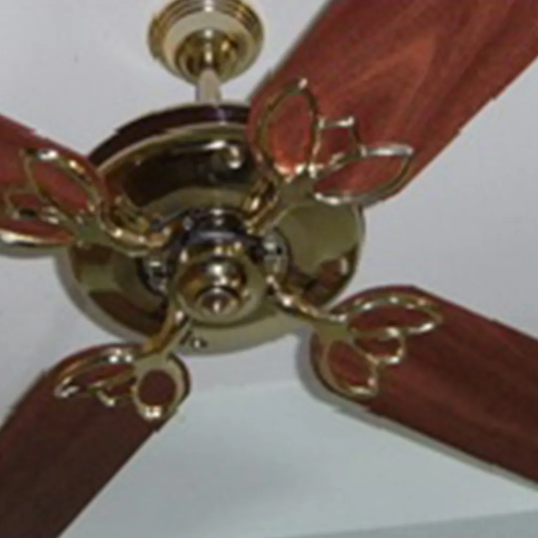 VENTILADOR DE TECHO BRONCE VIEJO CON PALAS DE MADERA