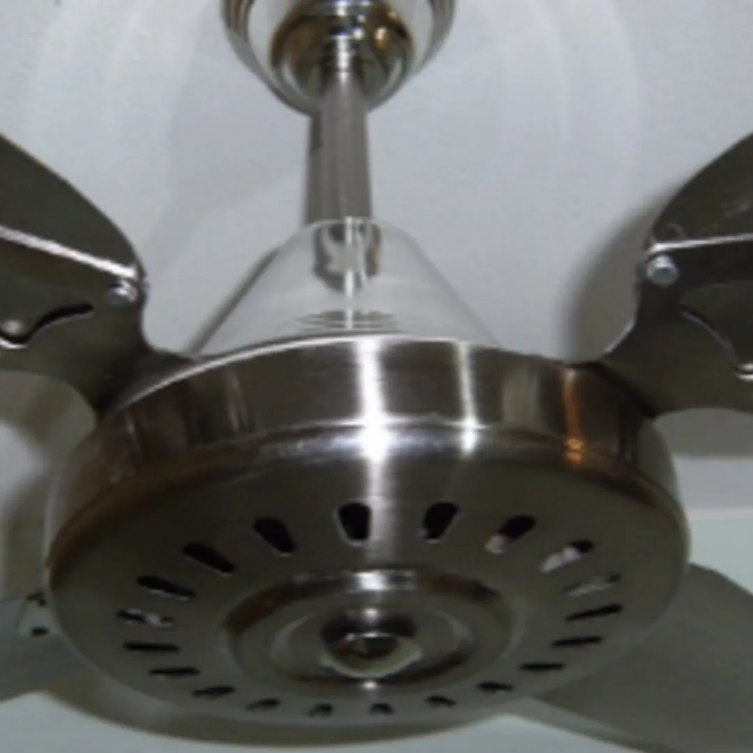 VENTILADOR DE TECHO PLATEADO COMPLETO